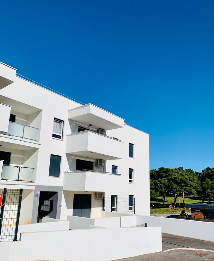 Apartment Alexandra Premantura Exterior photo